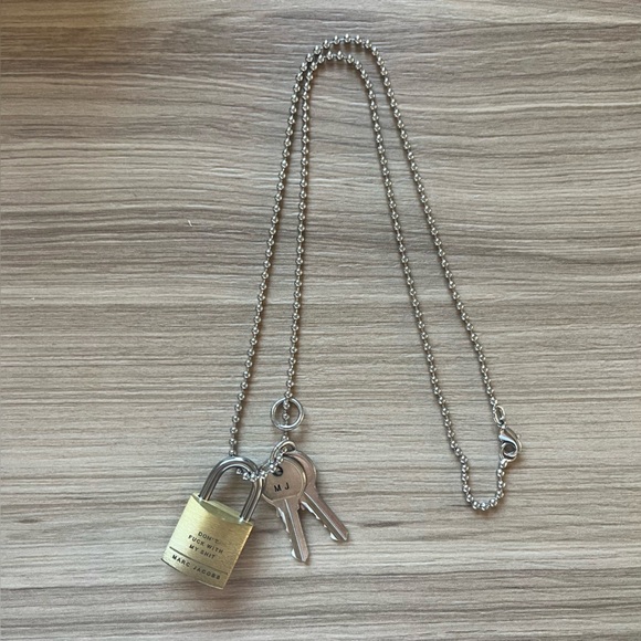 Marc Jacobs ‘Don’t f*ck with my sh*t’ Padlock Necklace - Picture 3 of 5